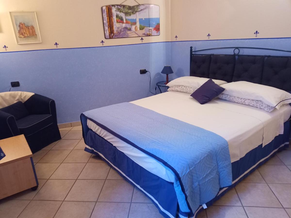 B&B Renzano Bedrooms 萨罗 外观 照片