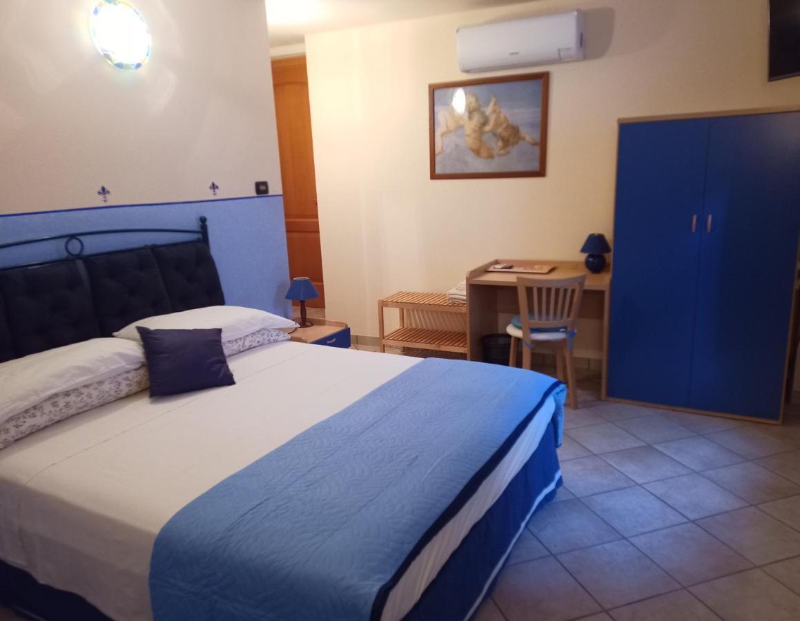 B&B Renzano Bedrooms 萨罗 外观 照片